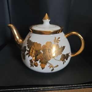 Gibson White and Gold‎ Floral Teapot